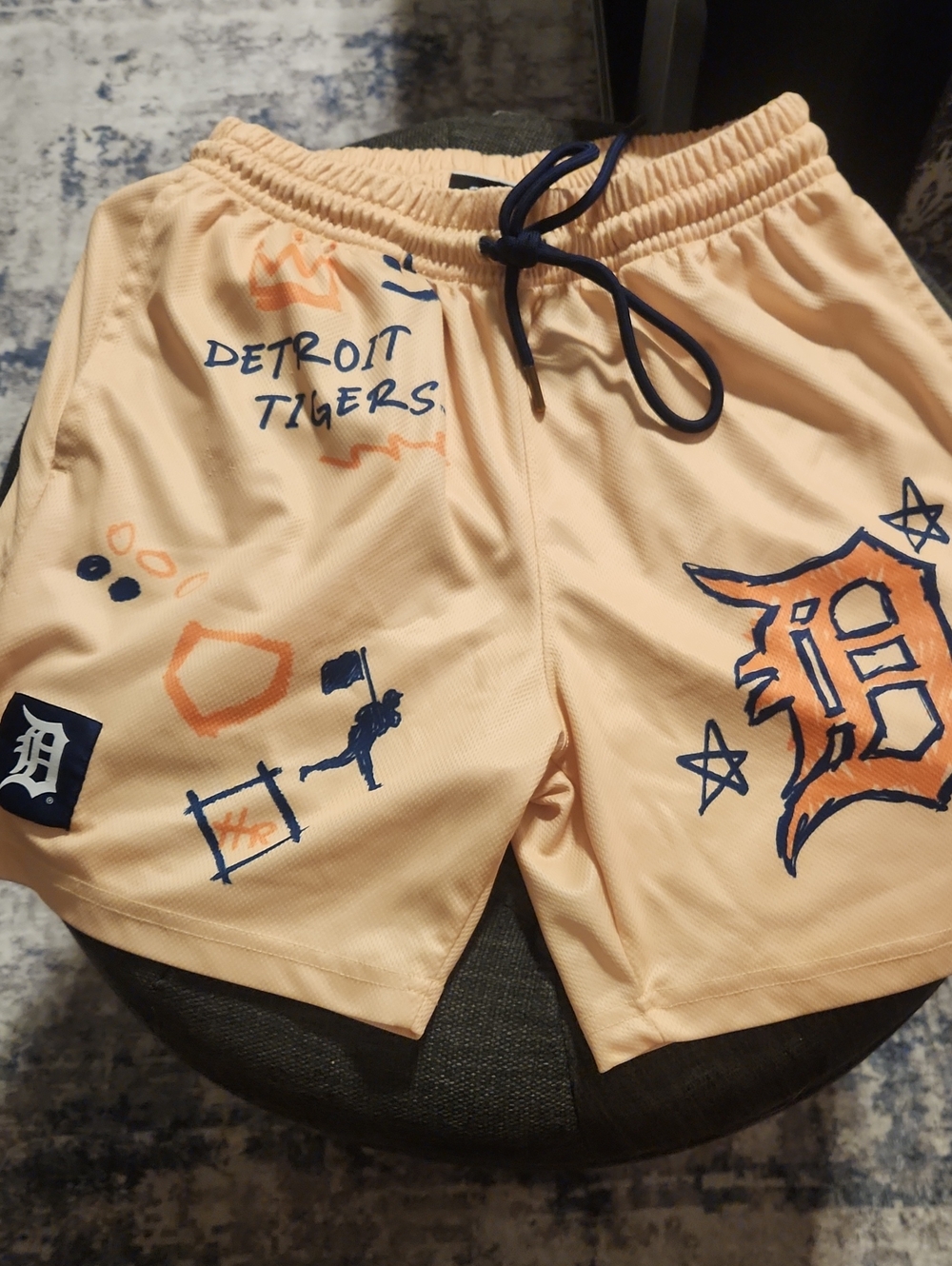 Baseballism Crayon Series Detroit Tigers  Men's Shorts Small